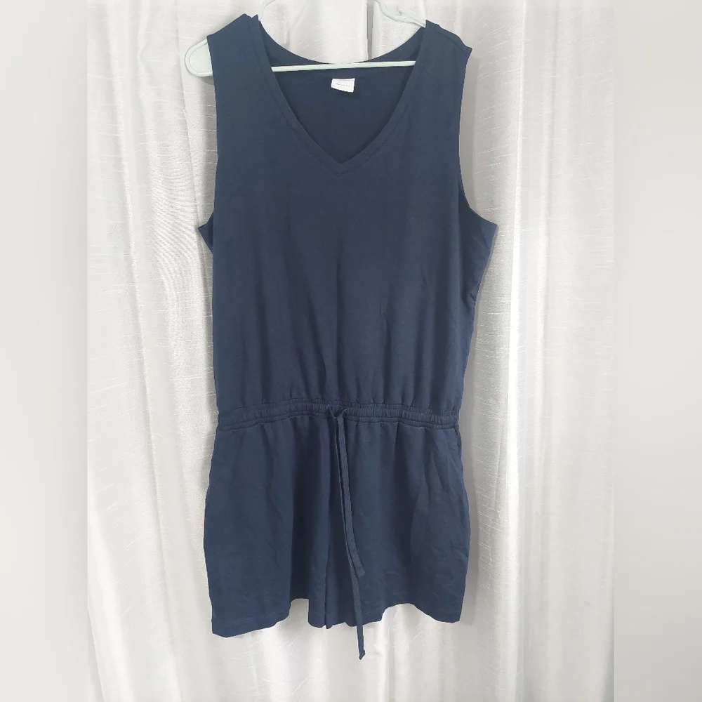 V-neck‎ sleeveless shorts romper size xl navy